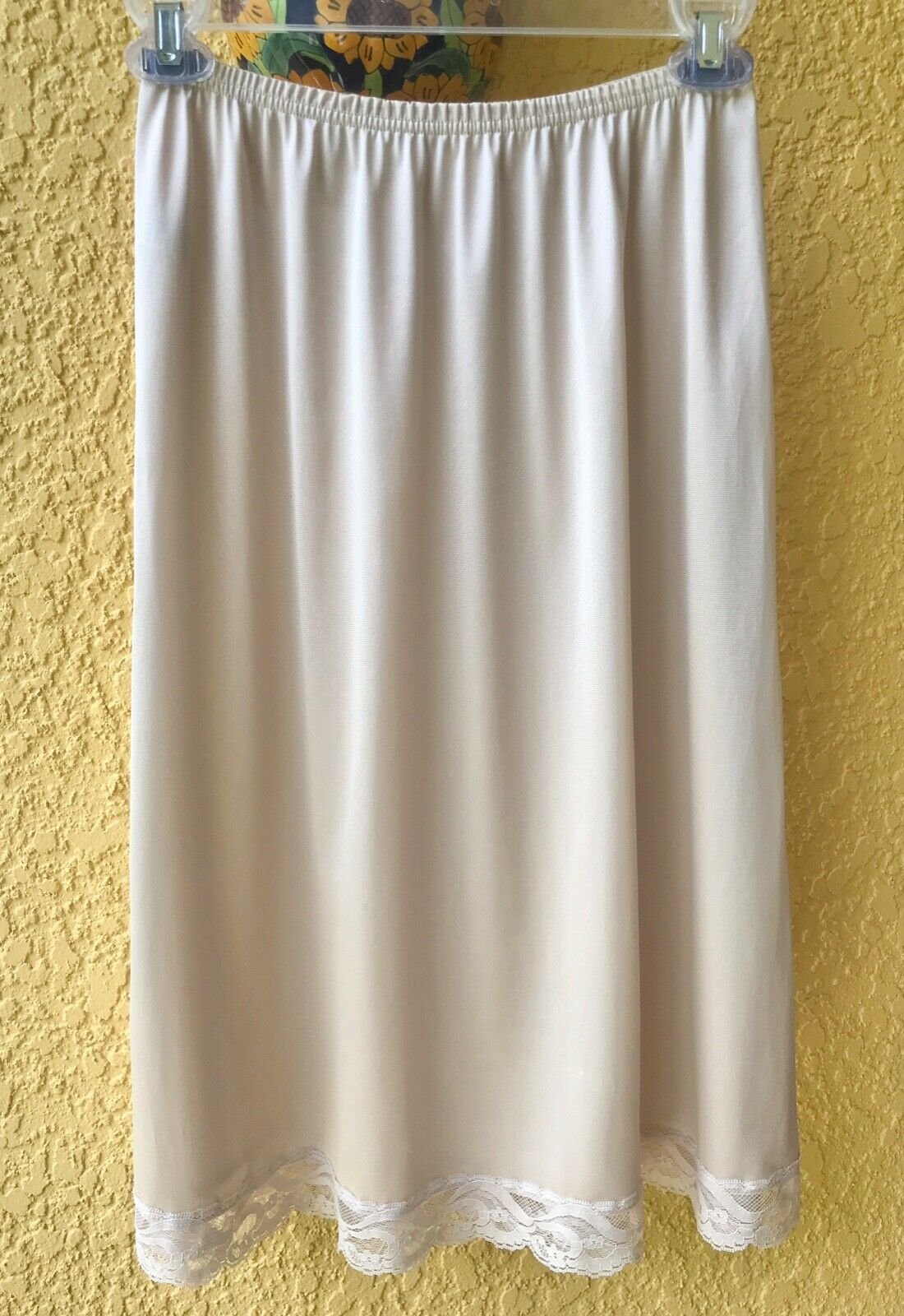 Vintage VANITY FAIR Light Beige Half Slip, Size Small