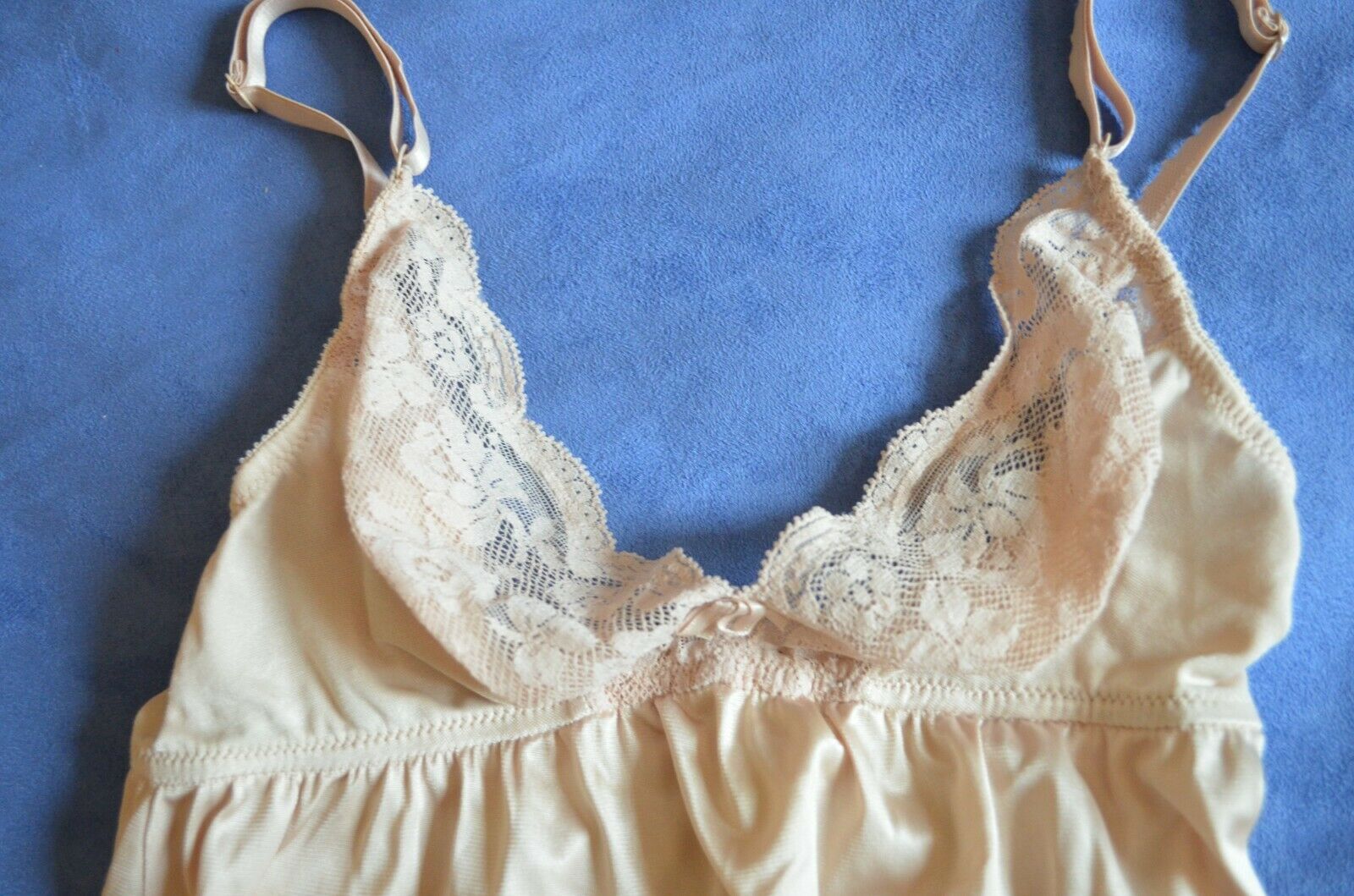 Vintage Vanity Fair Beige Lace Trim Full Slip Size 34 Nylon Spandex