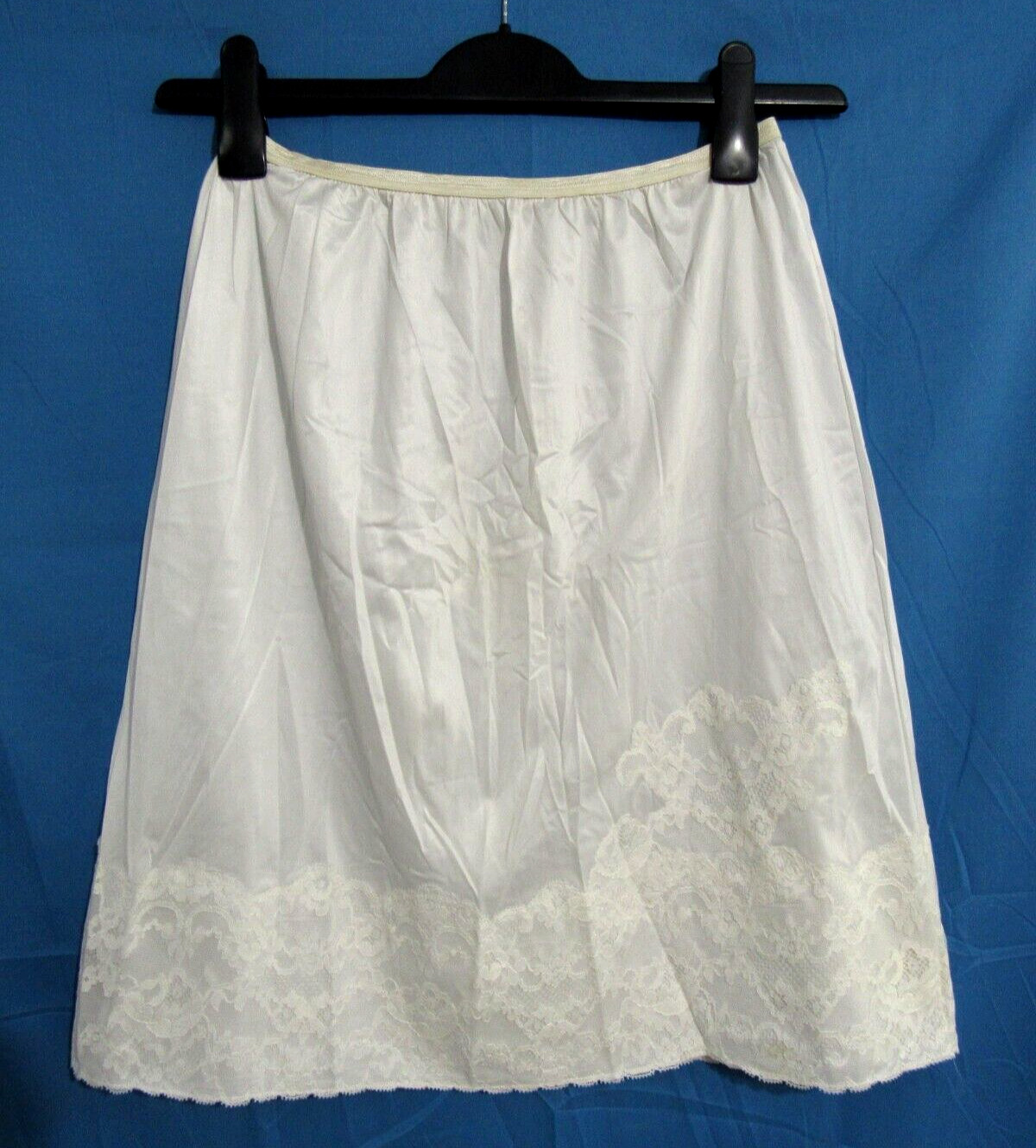 VTG VANITY FAIR Silky Smooth NYLON Wide LACE Trim White A-Line Half ...