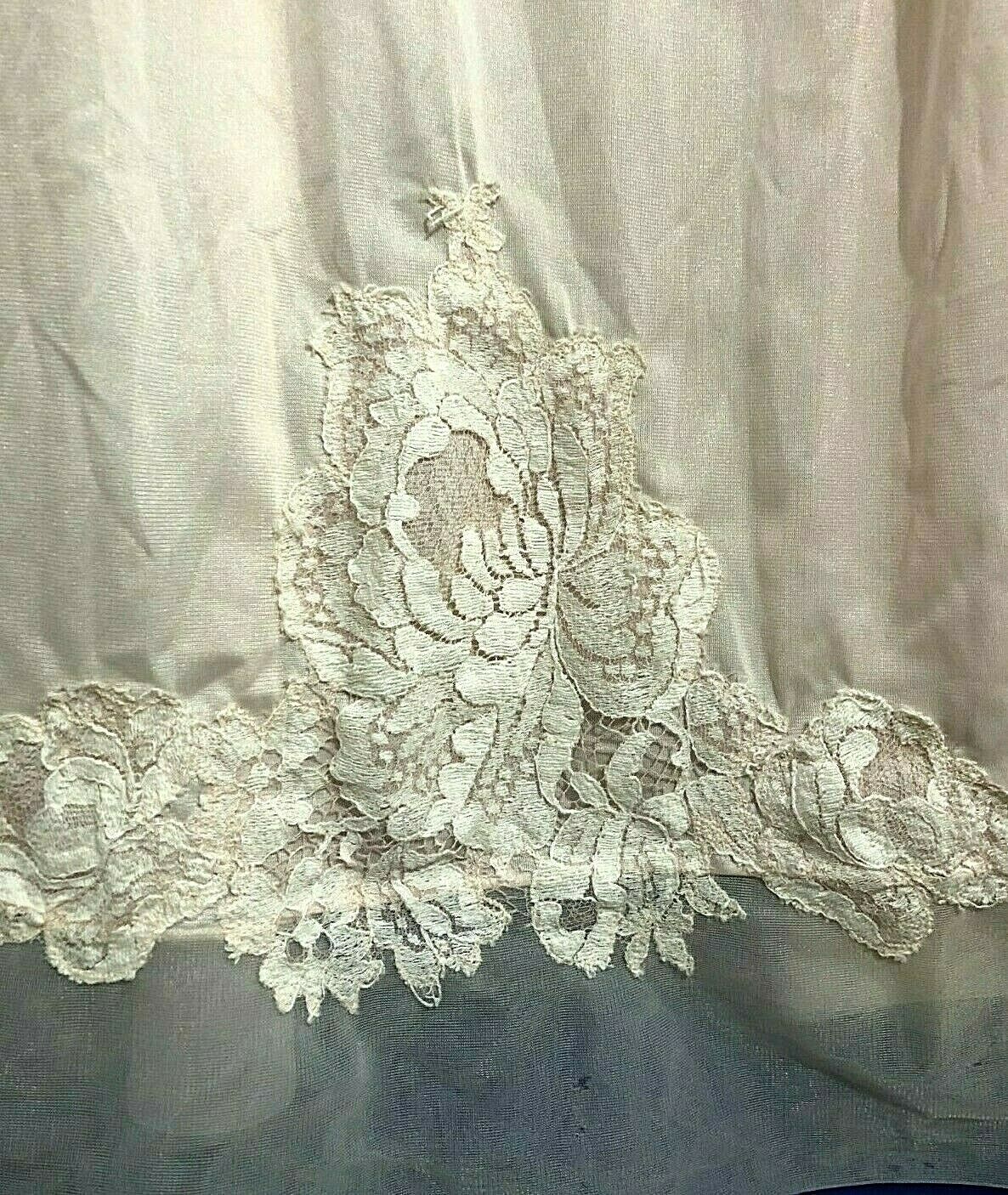 VTG HENSON KICKERNICK Sexy Thin NYLON FLORAL LACE Detail Full Slip PALE ...