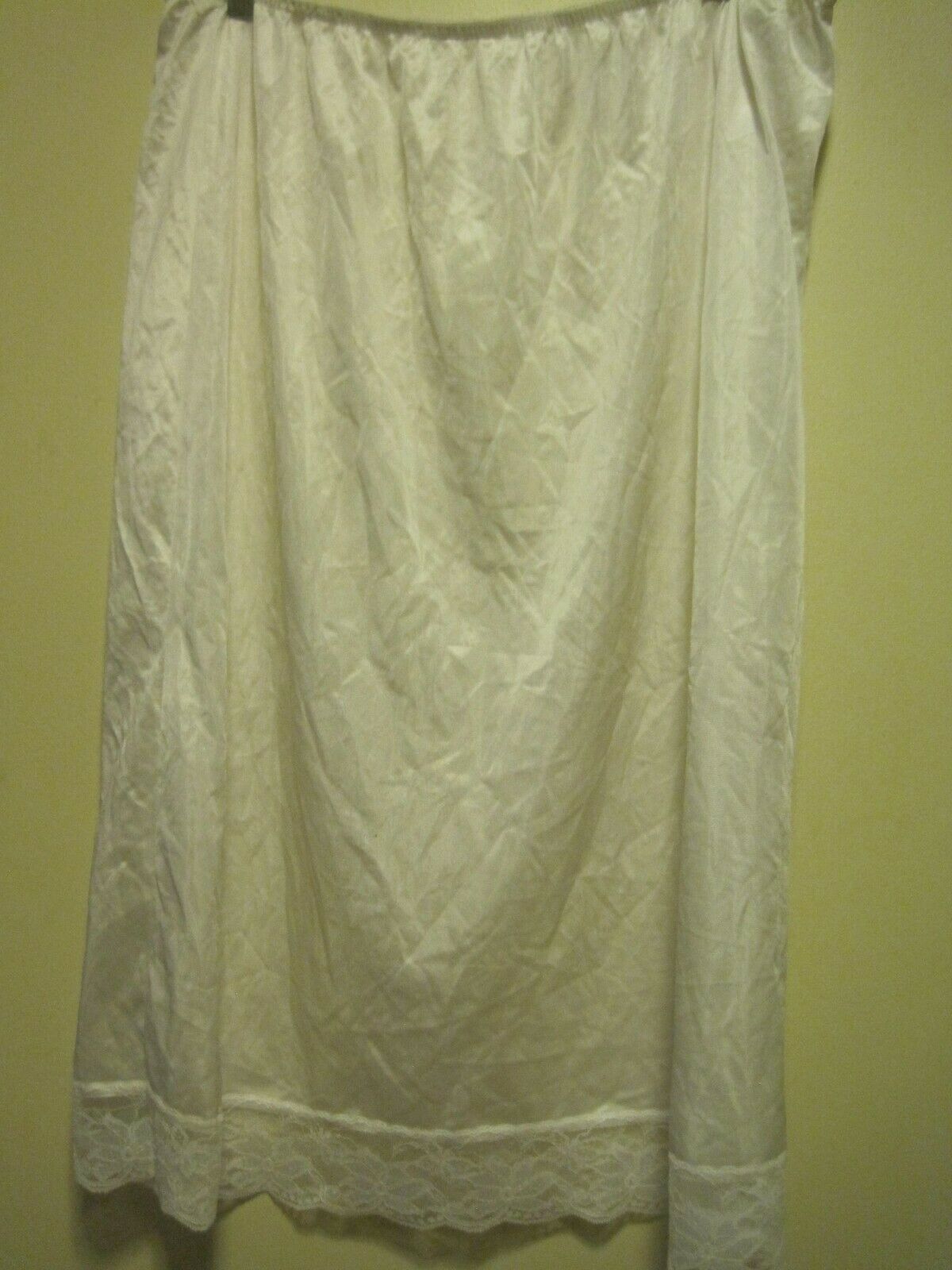 VTG ANTRON III WOMEN PLUS Sz 26/28W White Nylon Half Slip w/ Lace