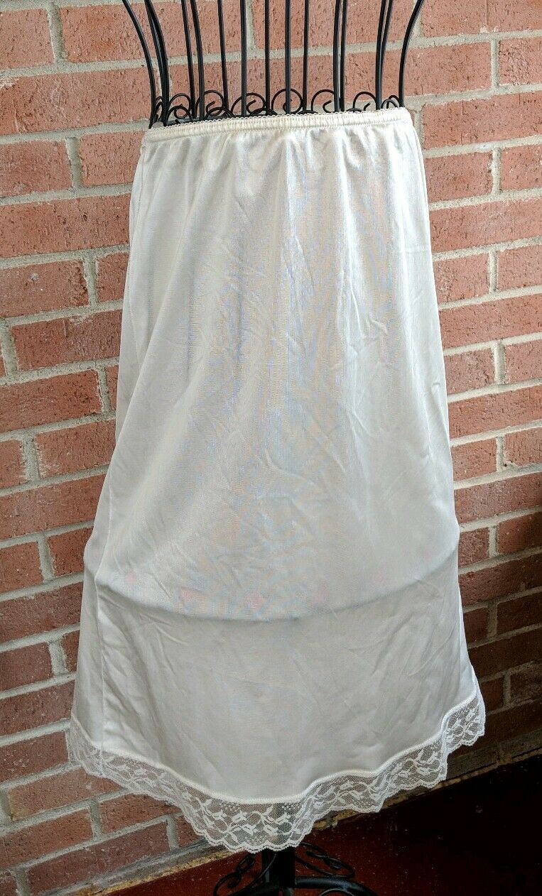 White Vintage Sears Lace Trimmed Half Slip Sz S 26