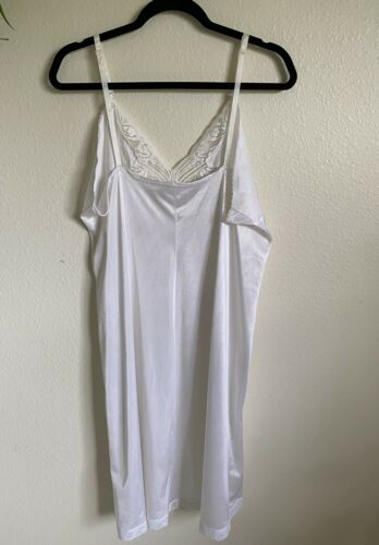 Vintage Lingerie 1980s JC Penney Bodylites Full Slip White Nylon/Lace ...