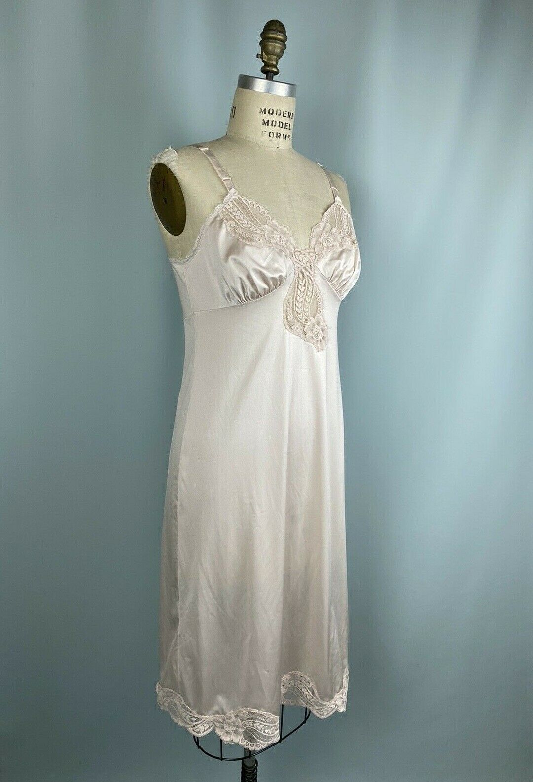 Vintage Full Slip Size 34 Medium Shadowline Beige Nude Lace Nylon Classic